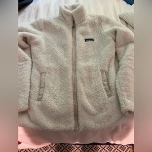Patagonia Women’s Los Gatos white fleece jacket
